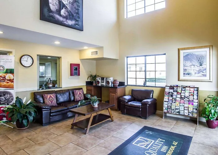 Inn Quality Near Petrified Forest Holbrook