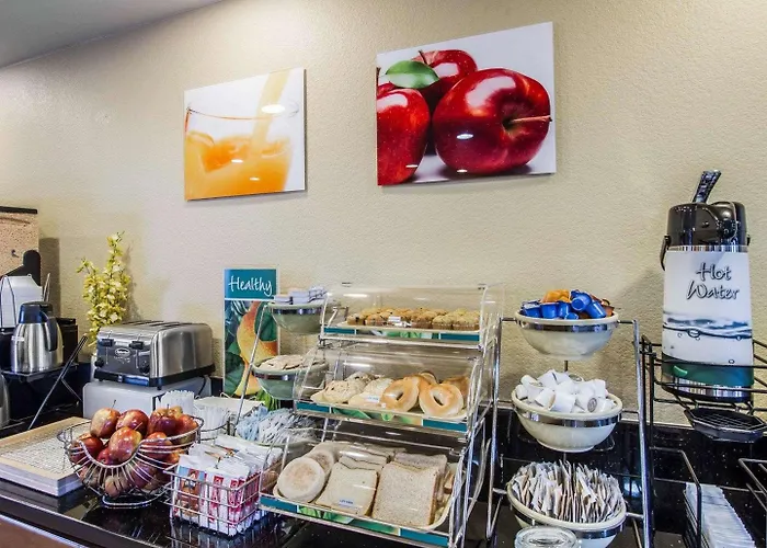 Quality Near Petrified Forest Inn 4*