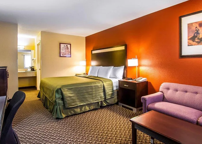 Quality Near Petrified Forest Inn 4*